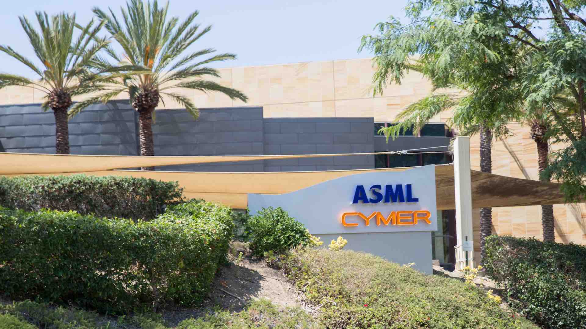 Netherlands assumes control over ASML machine export licenses